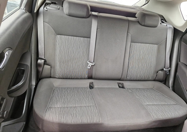 Opel Astra cena 25900 przebieg: 117000, rok produkcji 2012 z Żnin małe 781